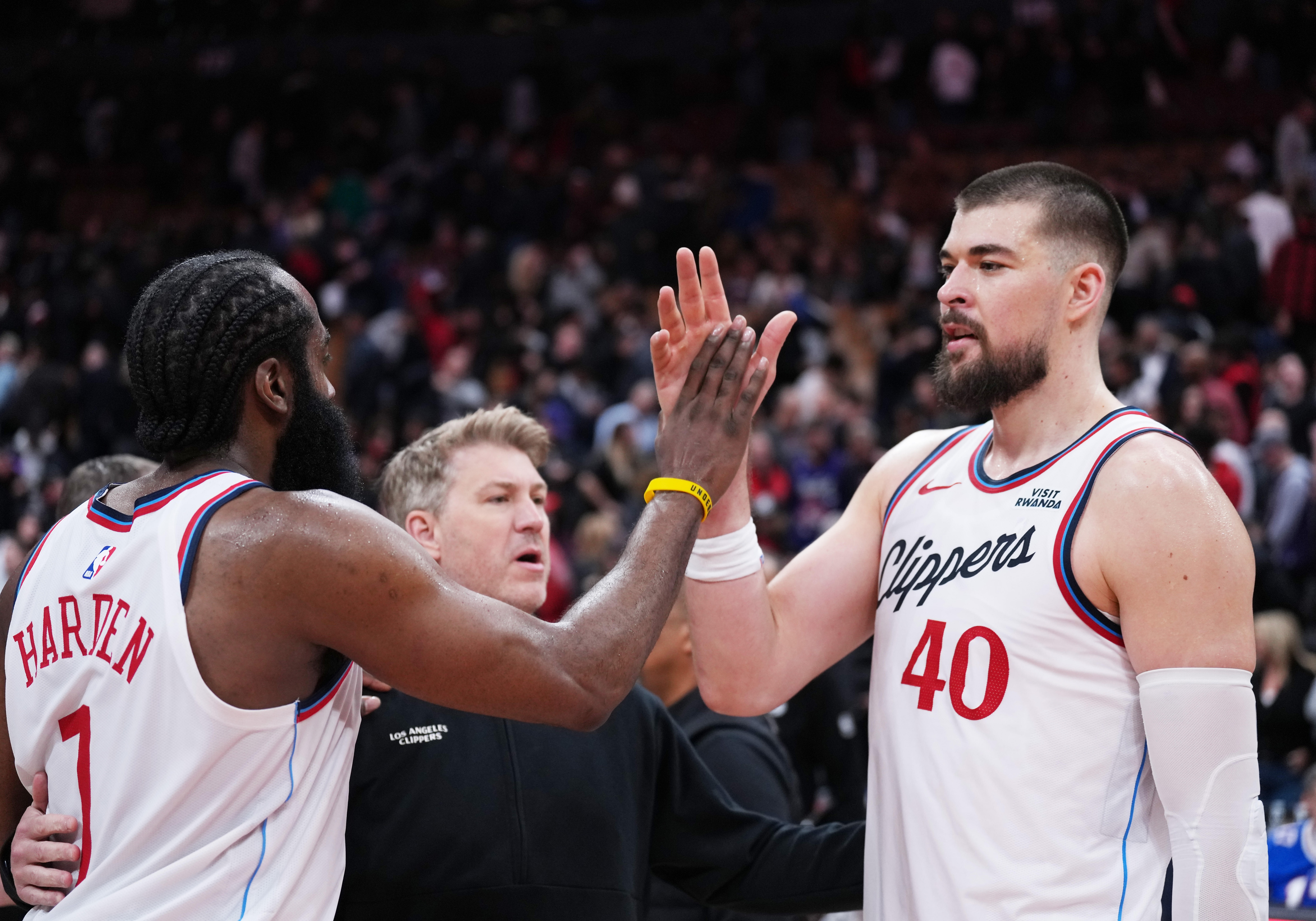 注册送彩金平台-快船VS公牛首发：哈登、邓恩、桑德斯、科林斯、祖巴茨